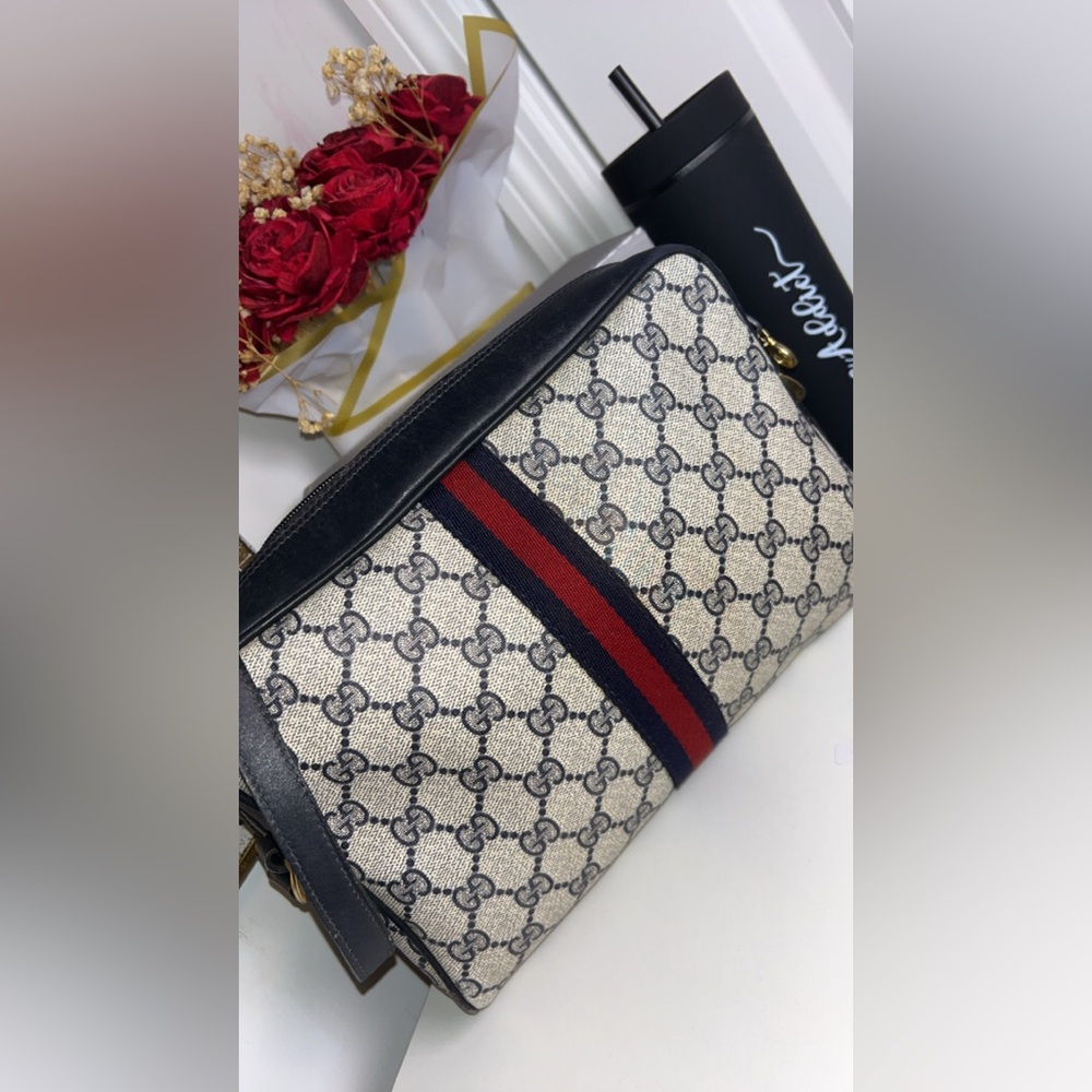 Gucci Gray Suede Interior Crossbody - Picture 9 of 12